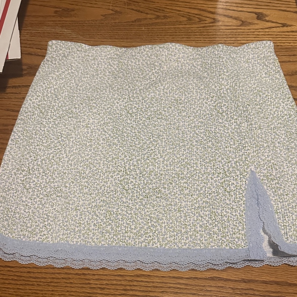Divided Textured Midi Skirt with Blue Lace Trim